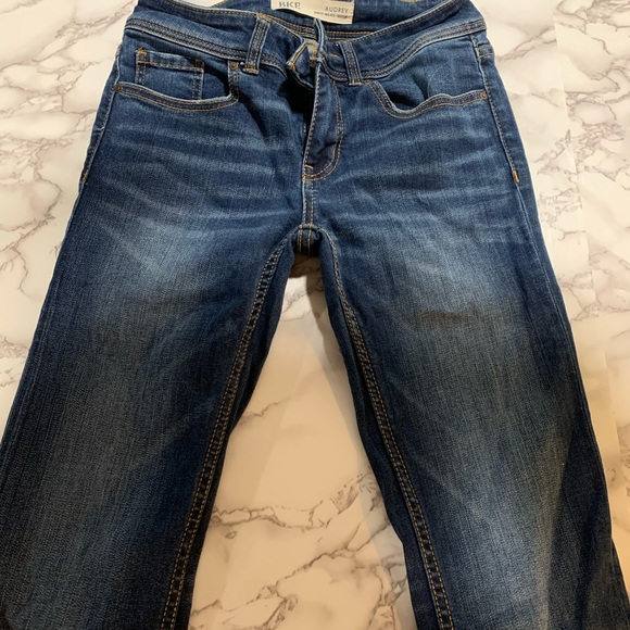 Buckle Jeans - Picture 2 of 3